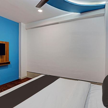 סוראט Collection O Hotel Swarg מראה חיצוני תמונה