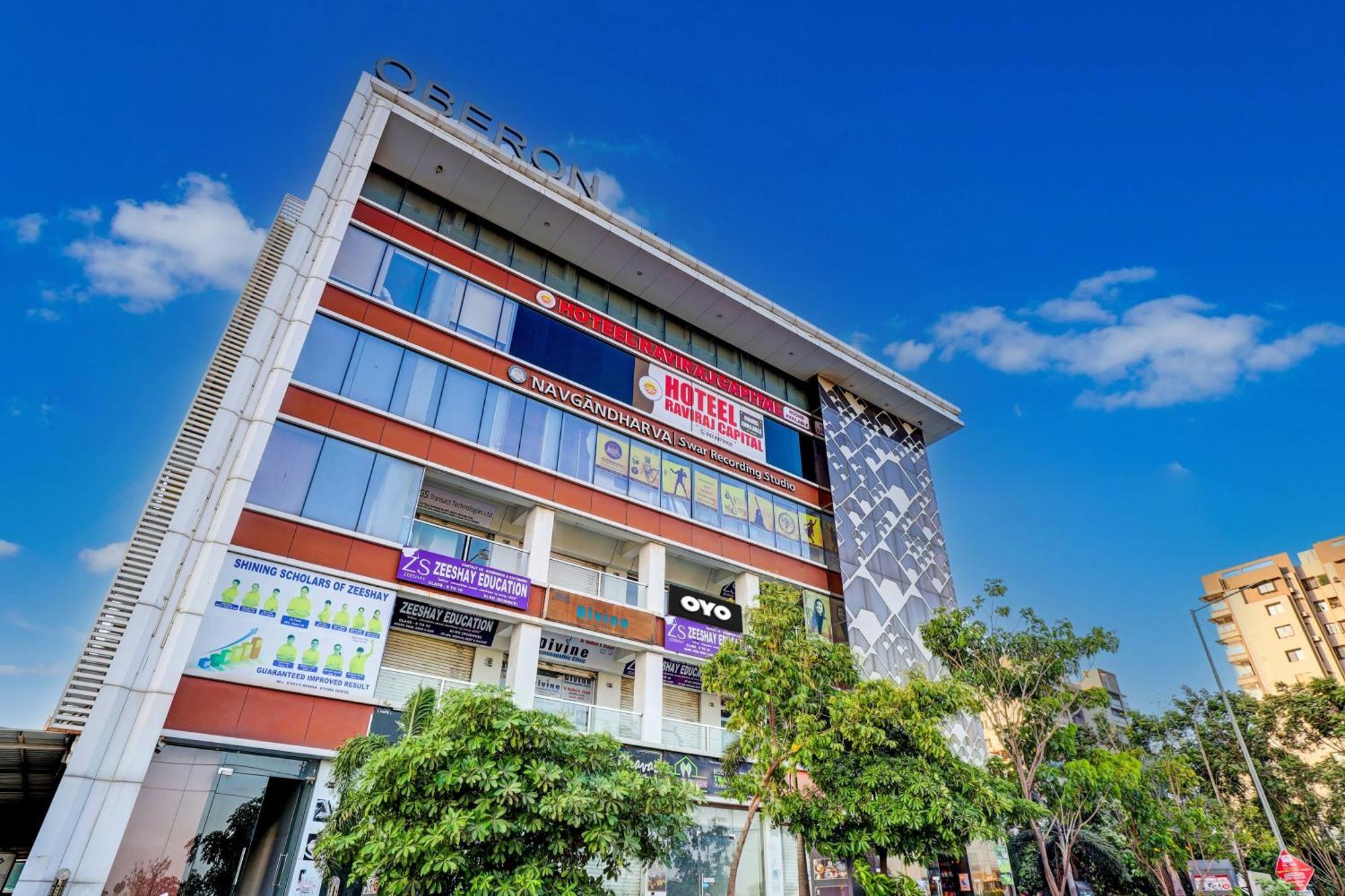 סוראט Collection O Hotel Swarg מראה חיצוני תמונה