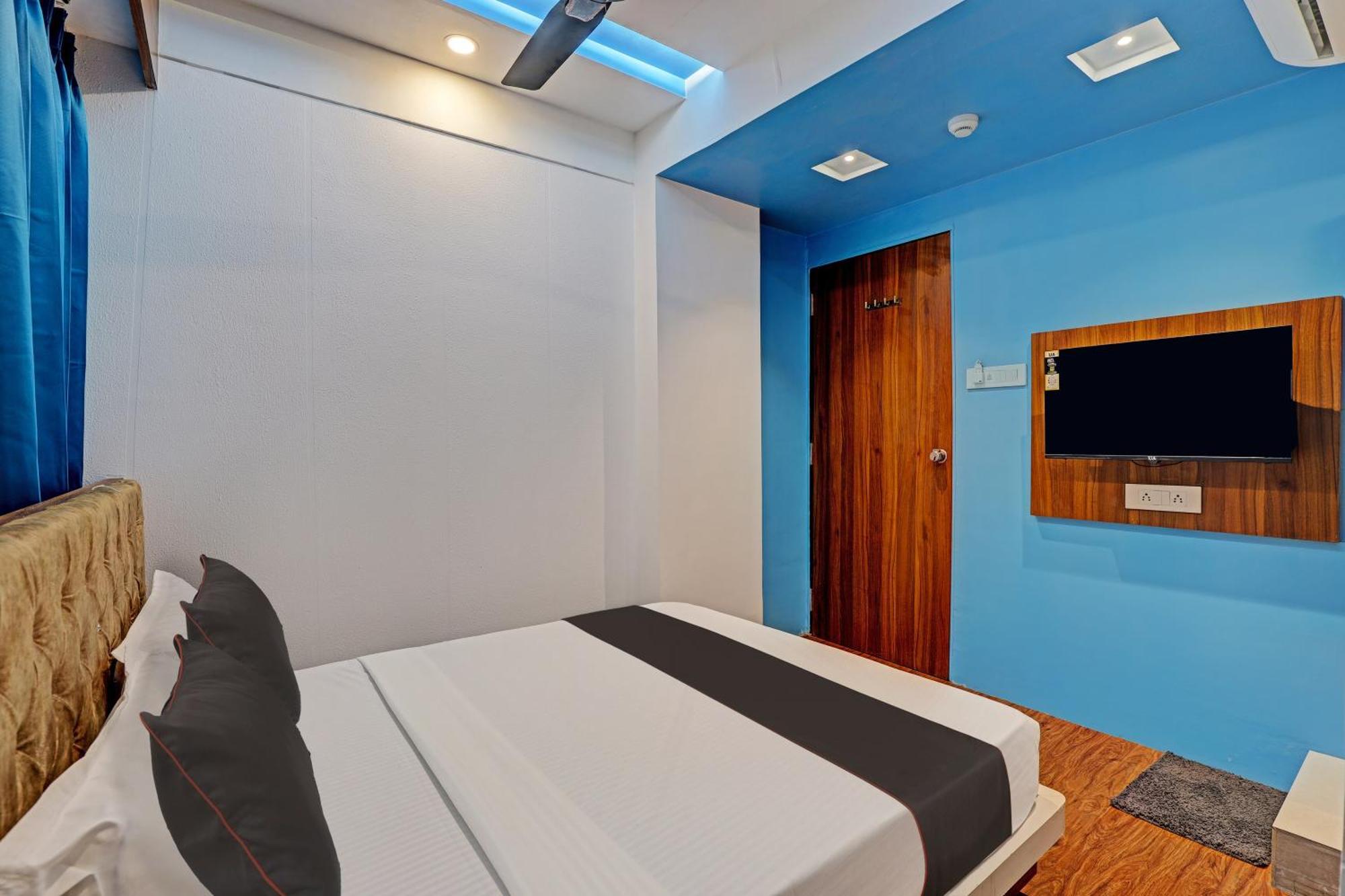 סוראט Collection O Hotel Swarg מראה חיצוני תמונה