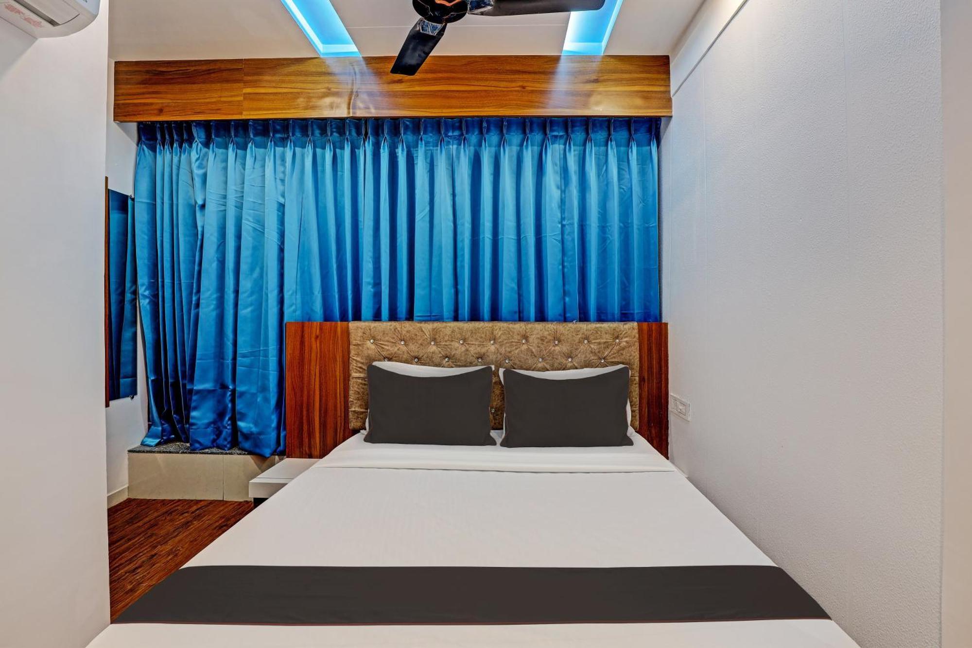סוראט Collection O Hotel Swarg מראה חיצוני תמונה