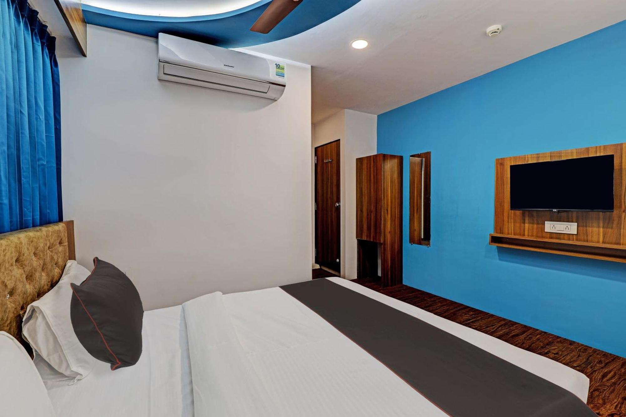 סוראט Collection O Hotel Swarg מראה חיצוני תמונה